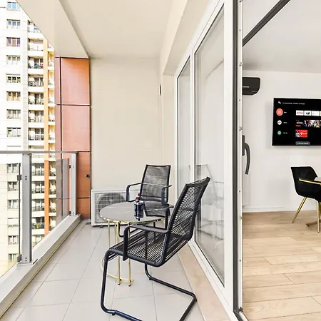 Central Studio With Balcony And Self Check-In Rh Living