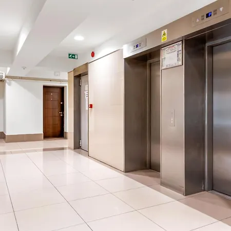 Incity - Near Mall, Balcony - Rh Living Appartement *