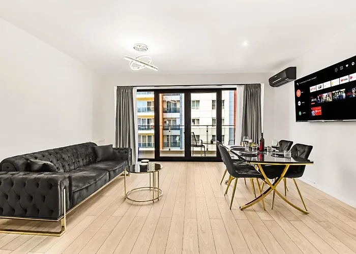 Incity - Near Mall, Balcony - Rh Living Apartament *