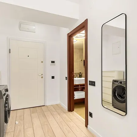 Central Studio With Balcony And Self Check-In Rh Living