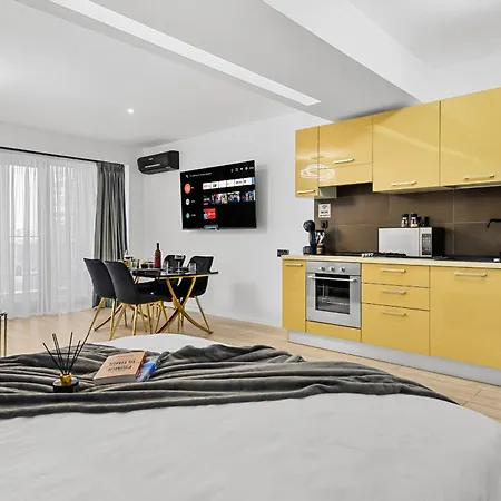 Central Studio With Balcony And Self Check-In Rh Living Apartment Bucharest