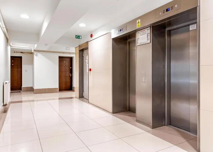 Incity - Near Mall, Balcony - Rh Living شقة *